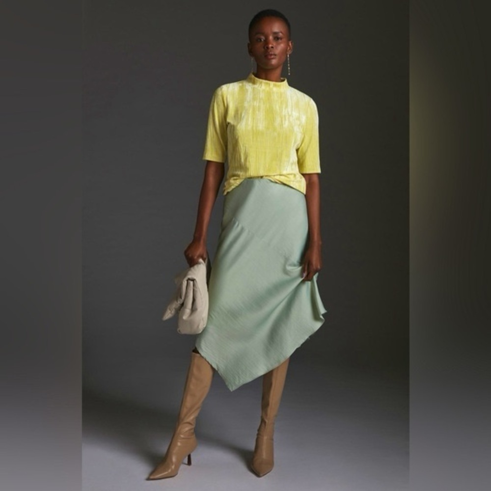 Short-Sleeve Yellow Mock Neck Top - Women's